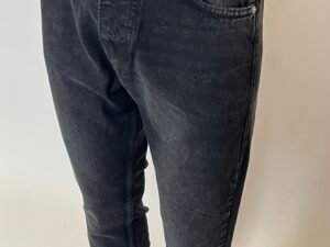 Relaxed Cropped Jeans