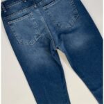 Relaxed Jeans - Image 2