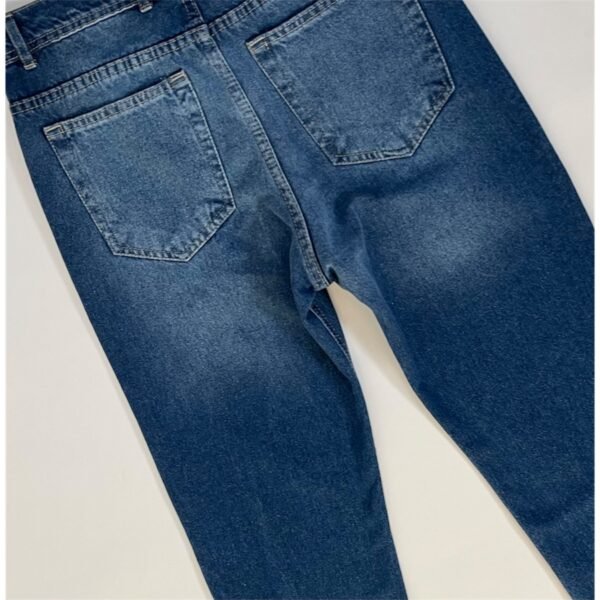 Relaxed Jeans - Image 10